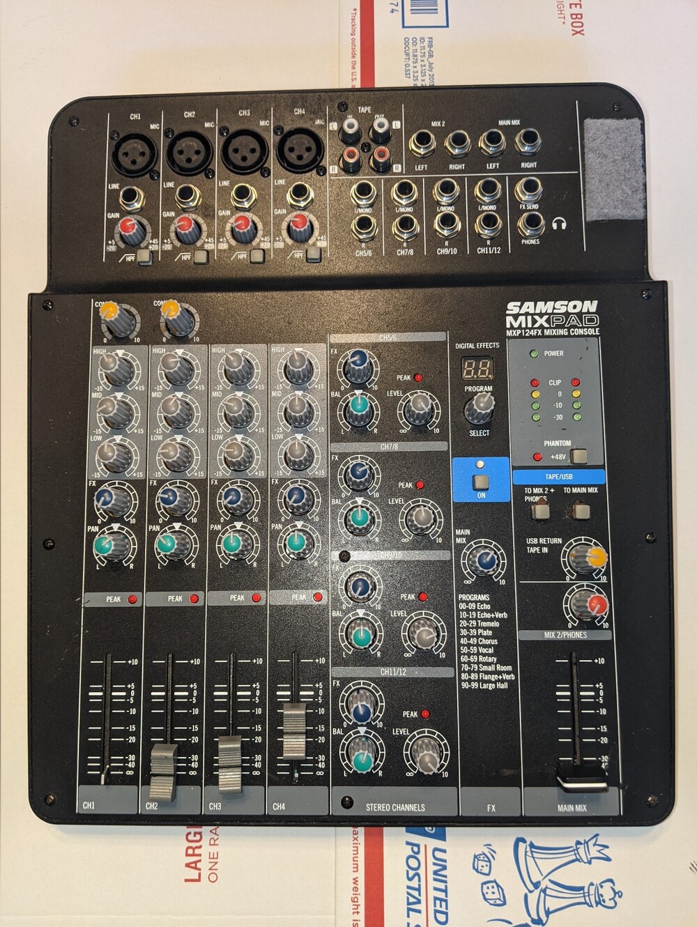 Samson Mix Pad MXP124FX Compact 12-Input Analog Mixer Without Power Cord